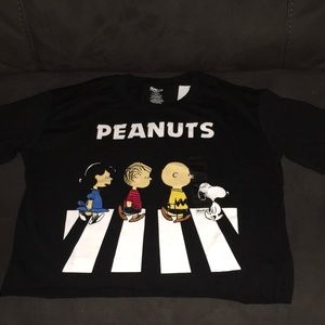 Peanuts “The Gang” Boxy crop” T-Shirt